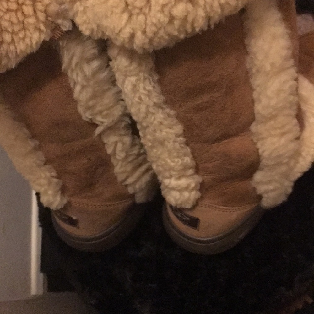 Tall uggs - Picture 4 of 4